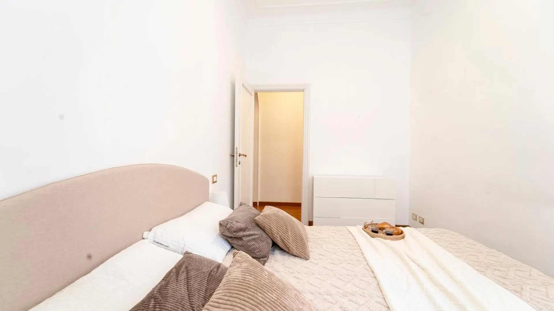Luxury Apartment In Central Station - Pergolesi 24 Milan