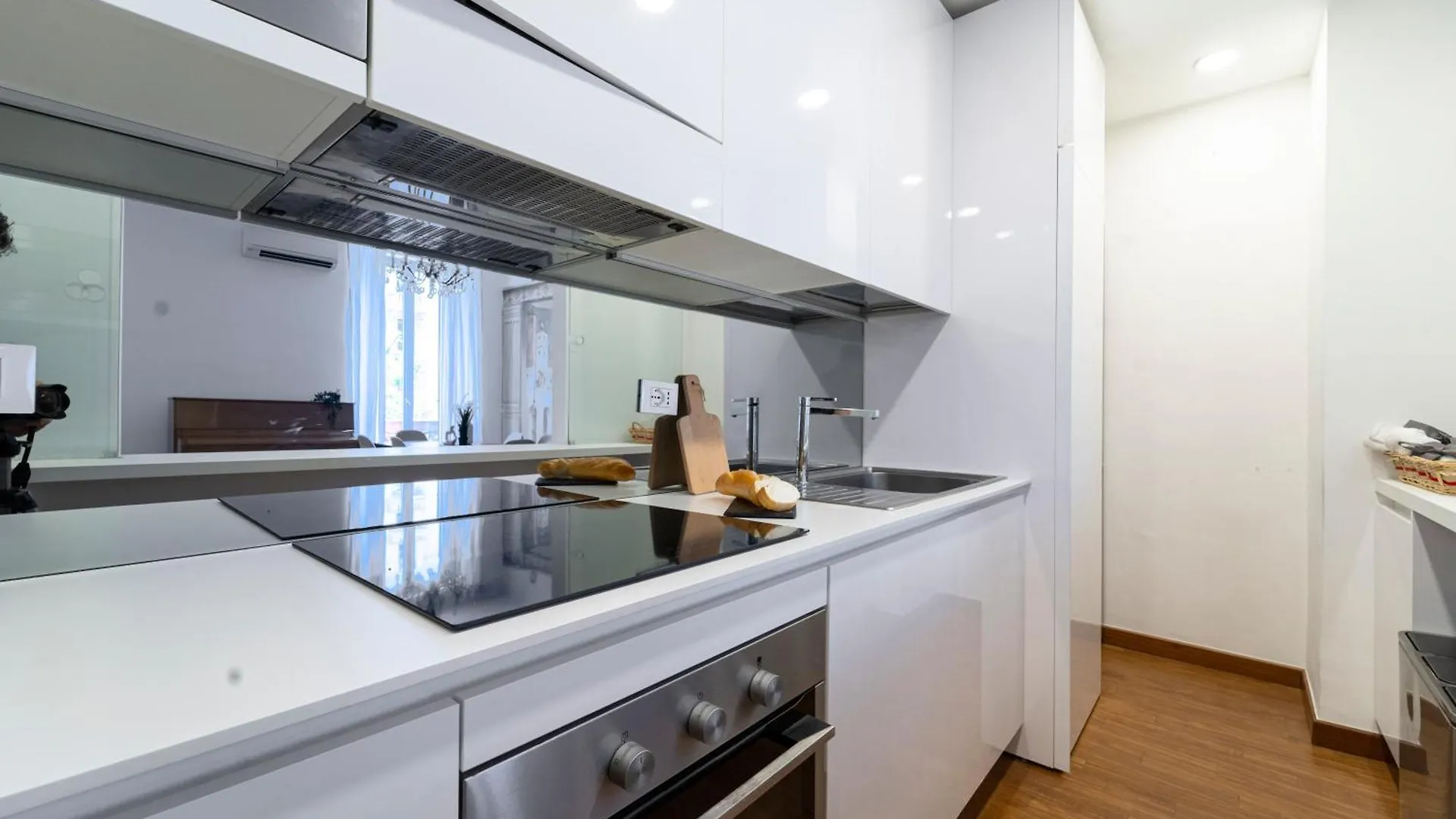 Luxury Apartment In Central Station - Pergolesi 24 Milão 0*,
